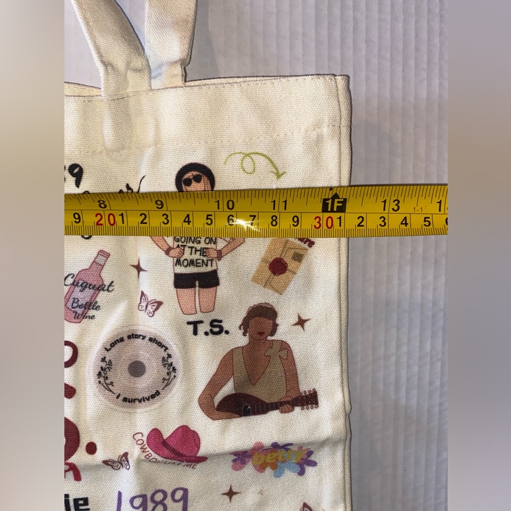 Trendy Graphic Cream Tote Bag - Picture 4 of 5